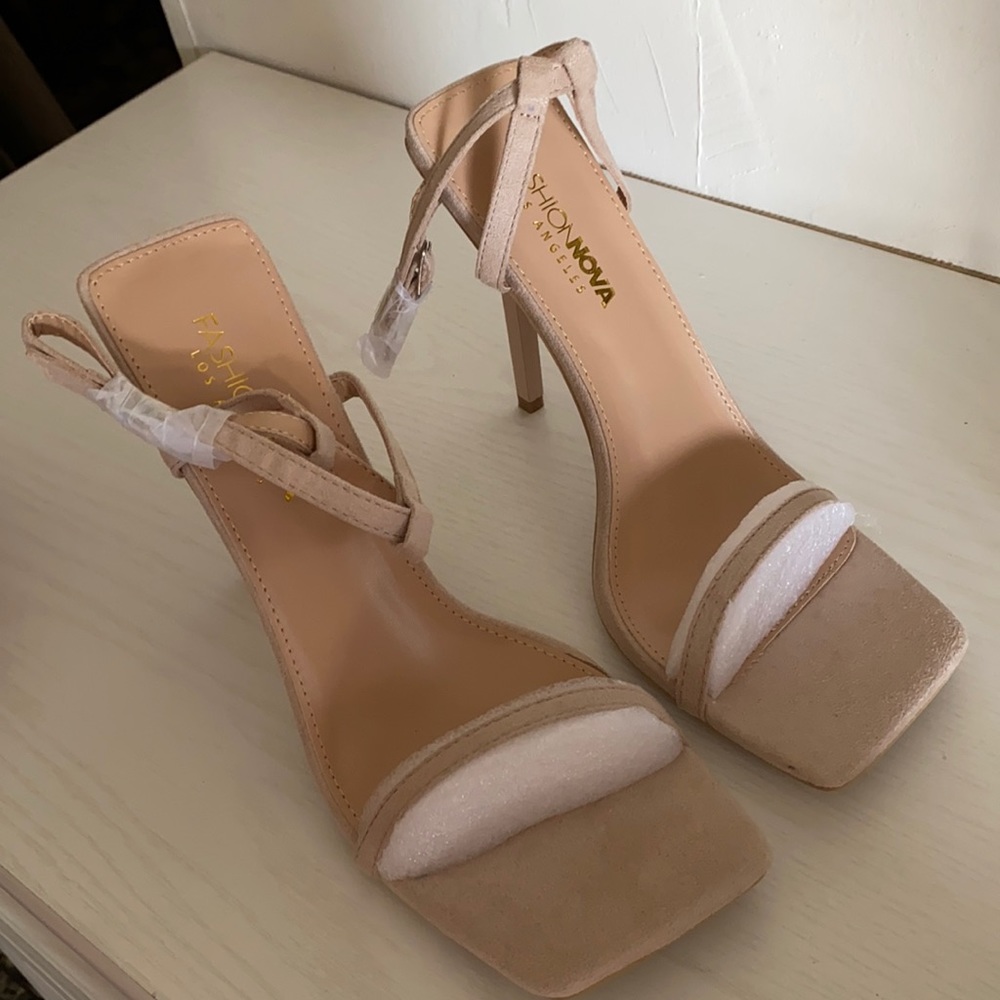 Fashion Nova Nude Heels Size 9 Brand New